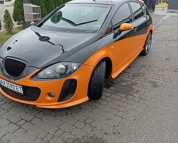 Черный Сеат Леон, объемом двигателя 2 л и пробегом 200 тыс. км за 5300 $, фото 1 на Automoto.ua