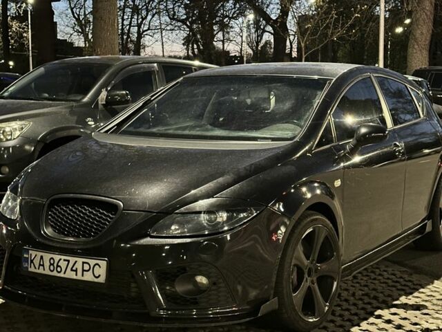 Чорний Сеат Leon, об'ємом двигуна 2 л та пробігом 204 тис. км за 7900 $, фото 1 на Automoto.ua