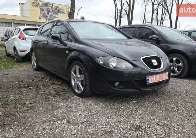 Черный Сеат Леон, объемом двигателя 1.6 л и пробегом 246 тыс. км за 5800 $, фото 1 на Automoto.ua