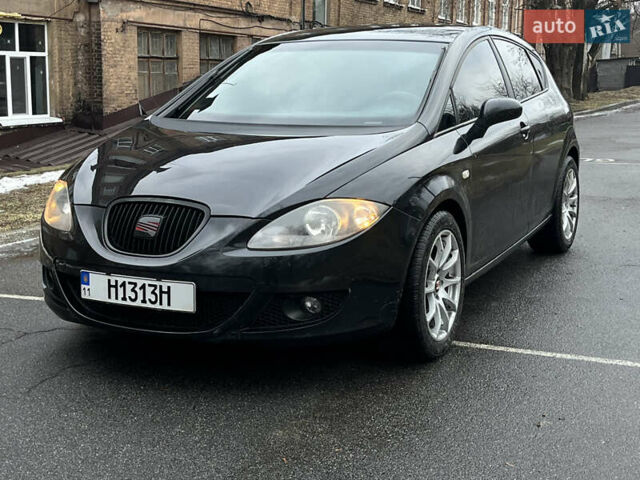 Черный Сеат Леон, объемом двигателя 2 л и пробегом 156 тыс. км за 4900 $, фото 1 на Automoto.ua