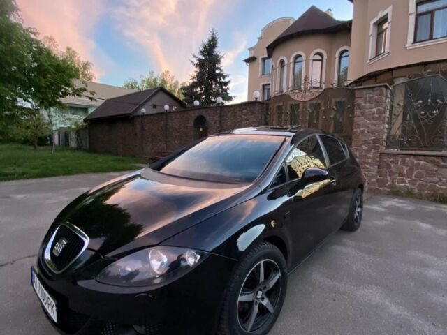 Чорний Сеат Leon, об'ємом двигуна 2 л та пробігом 227 тис. км за 5750 $, фото 1 на Automoto.ua