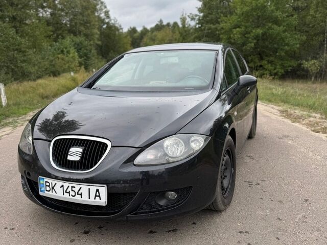Черный Сеат Леон, объемом двигателя 1.9 л и пробегом 322 тыс. км за 5100 $, фото 1 на Automoto.ua