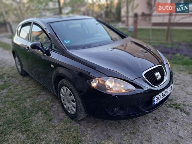 Черный Сеат Леон, объемом двигателя 1.6 л и пробегом 242 тыс. км за 5300 $, фото 1 на Automoto.ua