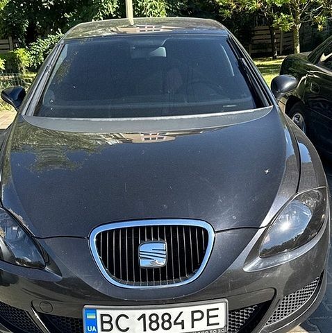 Черный Сеат Леон, объемом двигателя 1.9 л и пробегом 205 тыс. км за 5600 $, фото 1 на Automoto.ua