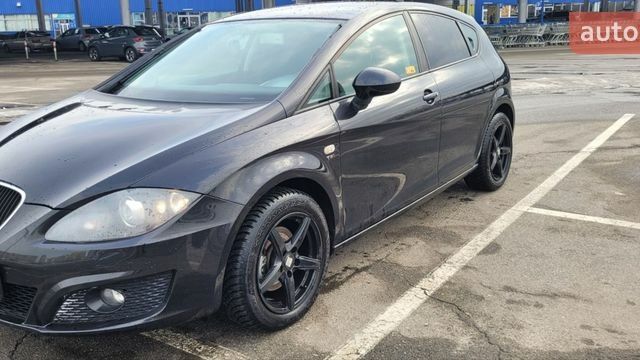 Черный Сеат Леон, объемом двигателя 1.8 л и пробегом 206 тыс. км за 8700 $, фото 1 на Automoto.ua