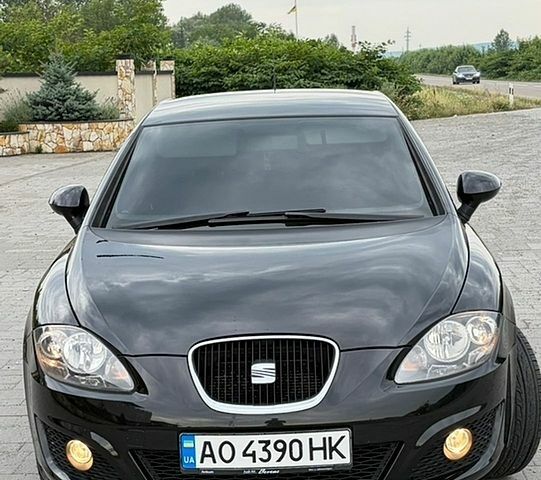 Черный Сеат Леон, объемом двигателя 1.6 л и пробегом 148 тыс. км за 7700 $, фото 1 на Automoto.ua