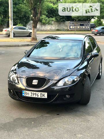 Чорний Сеат Leon, об'ємом двигуна 2 л та пробігом 140 тис. км за 8000 $, фото 1 на Automoto.ua