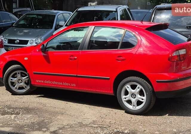 Сеат Leon 2003 у Києві на Automoto.ua Червоний Сеат Leon, об'ємом двигуна 1.8 л та пробігом 155 тис. км за 5800 $, фото 1 на Automoto.ua