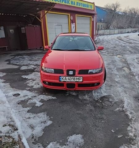 Красный Сеат Леон, объемом двигателя 1.8 л и пробегом 196 тыс. км за 6700 $, фото 1 на Automoto.ua