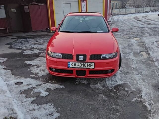 Червоний Сеат Leon, об'ємом двигуна 1.8 л та пробігом 196 тис. км за 5500 $, фото 1 на Automoto.ua