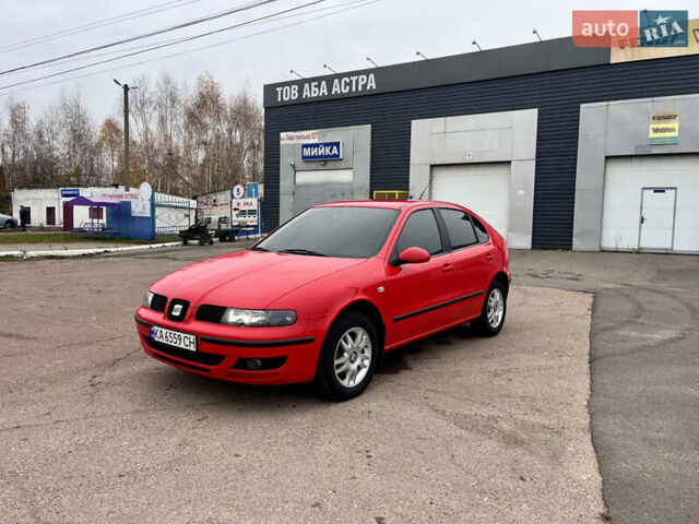Красный Сеат Леон, объемом двигателя 1.6 л и пробегом 165 тыс. км за 4300 $, фото 1 на Automoto.ua