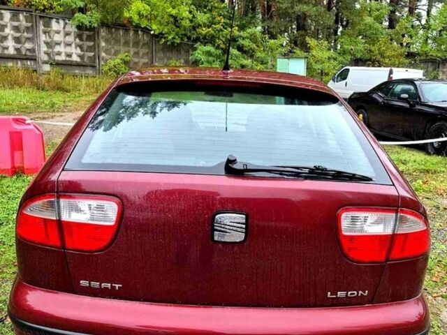 Червоний Сеат Leon, об'ємом двигуна 1.6 л та пробігом 203 тис. км за 3800 $, фото 1 на Automoto.ua