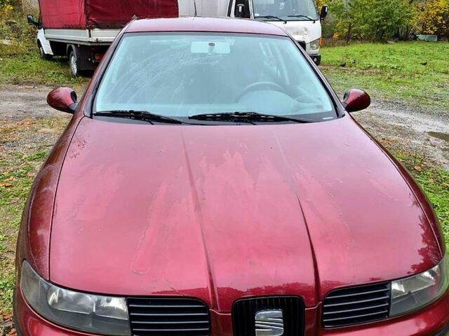 Красный Сеат Леон, объемом двигателя 1.6 л и пробегом 202 тыс. км за 3800 $, фото 1 на Automoto.ua