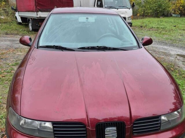 Красный Сеат Леон, объемом двигателя 1.6 л и пробегом 202 тыс. км за 4000 $, фото 1 на Automoto.ua