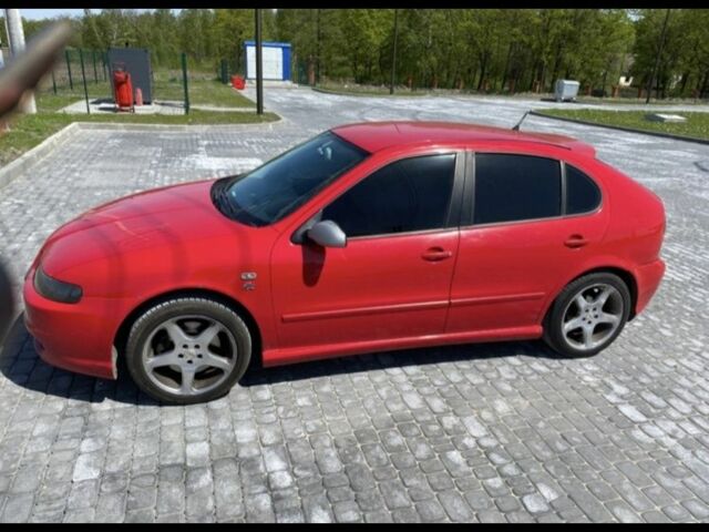 Червоний Сеат Leon, об'ємом двигуна 1.8 л та пробігом 95 тис. км за 4100 $, фото 1 на Automoto.ua
