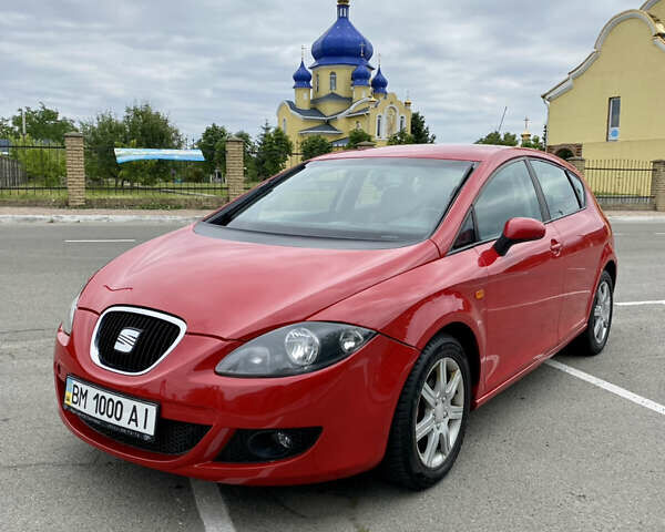 Червоний Сеат Leon, об'ємом двигуна 1.6 л та пробігом 194 тис. км за 4399 $, фото 1 на Automoto.ua