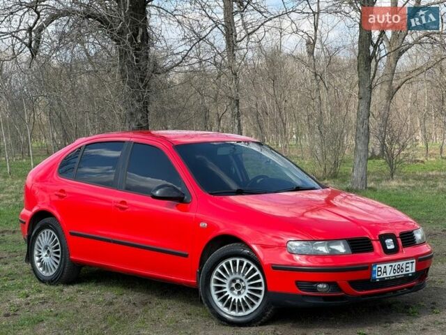 Червоний Сеат Leon, об'ємом двигуна 1.8 л та пробігом 257 тис. км за 4200 $, фото 1 на Automoto.ua