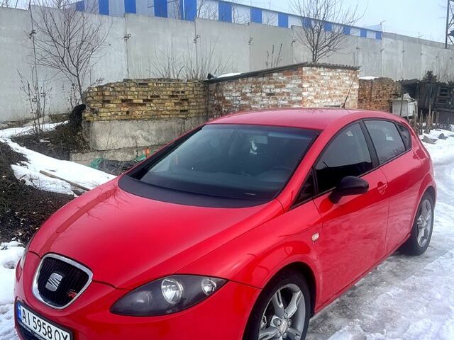 Червоний Сеат Leon, об'ємом двигуна 2 л та пробігом 189 тис. км за 5800 $, фото 1 на Automoto.ua