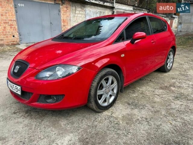 Красный Сеат Леон, объемом двигателя 1.6 л и пробегом 254 тыс. км за 4899 $, фото 1 на Automoto.ua