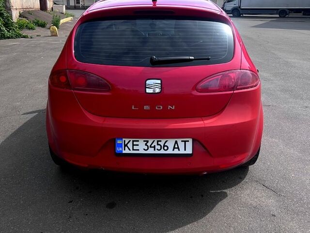 Червоний Сеат Leon, об'ємом двигуна 1.6 л та пробігом 200 тис. км за 4500 $, фото 1 на Automoto.ua