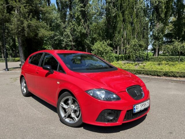 Червоний Сеат Leon, об'ємом двигуна 2 л та пробігом 180 тис. км за 7000 $, фото 1 на Automoto.ua