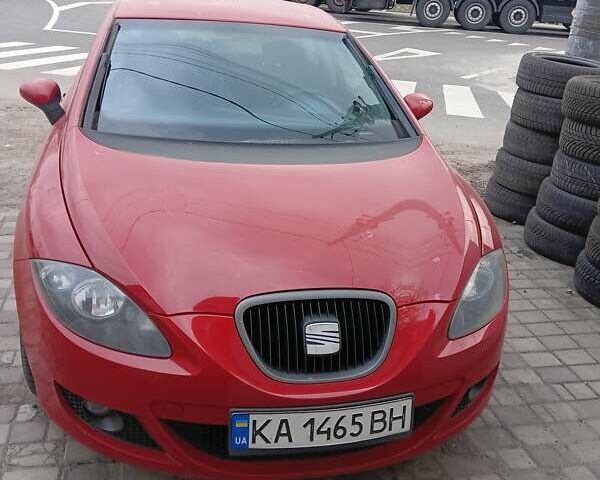 Червоний Сеат Leon, об'ємом двигуна 1.6 л та пробігом 250 тис. км за 4400 $, фото 1 на Automoto.ua