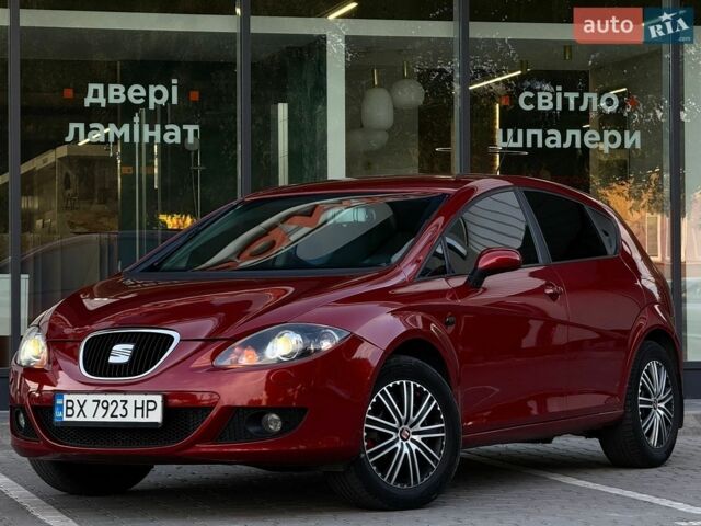 Красный Сеат Леон, объемом двигателя 1.6 л и пробегом 310 тыс. км за 5200 $, фото 1 на Automoto.ua