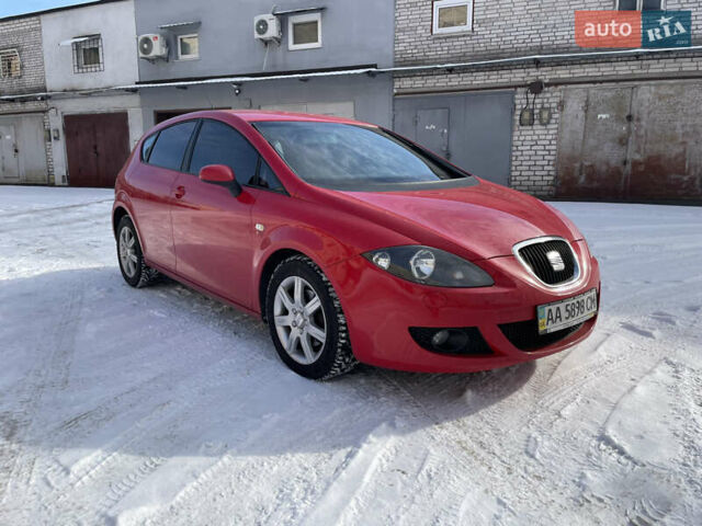 Червоний Сеат Leon, об'ємом двигуна 1.97 л та пробігом 318 тис. км за 7900 $, фото 1 на Automoto.ua