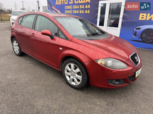 Червоний Сеат Leon, об'ємом двигуна 1.6 л та пробігом 219 тис. км за 5999 $, фото 1 на Automoto.ua