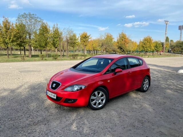 Червоний Сеат Leon, об'ємом двигуна 2 л та пробігом 329 тис. км за 6000 $, фото 1 на Automoto.ua
