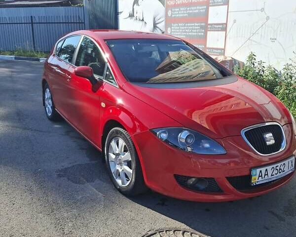 Червоний Сеат Leon, об'ємом двигуна 1.6 л та пробігом 175 тис. км за 7200 $, фото 1 на Automoto.ua
