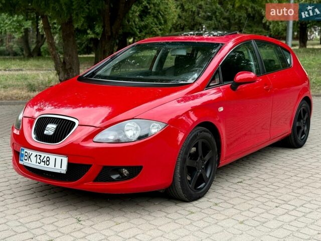 Червоний Сеат Leon, об'ємом двигуна 1.9 л та пробігом 273 тис. км за 4650 $, фото 1 на Automoto.ua