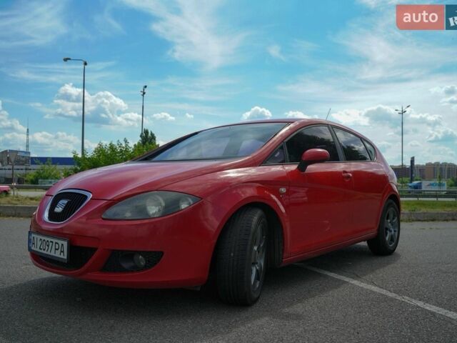 Червоний Сеат Leon, об'ємом двигуна 1.98 л та пробігом 227 тис. км за 5500 $, фото 1 на Automoto.ua
