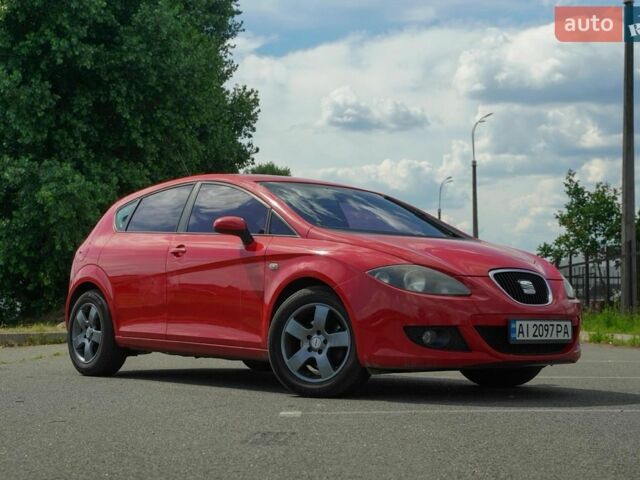 Червоний Сеат Leon, об'ємом двигуна 1.98 л та пробігом 227 тис. км за 5500 $, фото 1 на Automoto.ua
