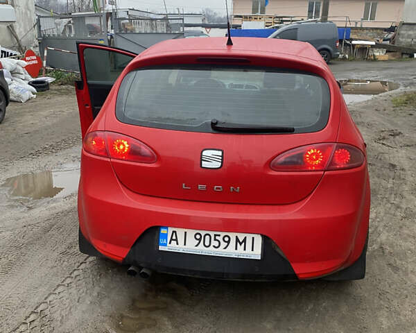 Червоний Сеат Leon, об'ємом двигуна 1.98 л та пробігом 290 тис. км за 4300 $, фото 1 на Automoto.ua