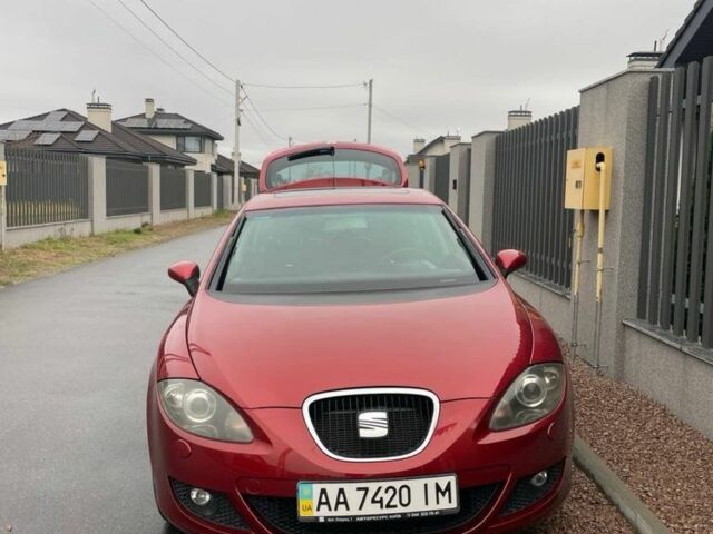 Червоний Сеат Leon, об'ємом двигуна 0 л та пробігом 219 тис. км за 6200 $, фото 1 на Automoto.ua