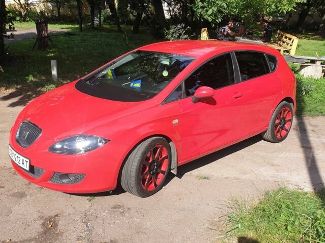 Красный Сеат Леон, объемом двигателя 2 л и пробегом 73 тыс. км за 6700 $, фото 1 на Automoto.ua