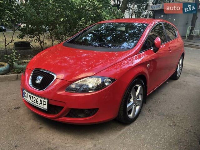 Красный Сеат Леон, объемом двигателя 2 л и пробегом 108 тыс. км за 7500 $, фото 1 на Automoto.ua