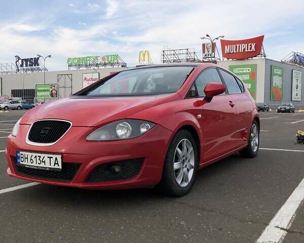 Красный Сеат Леон, объемом двигателя 1.2 л и пробегом 189 тыс. км за 5950 $, фото 1 на Automoto.ua