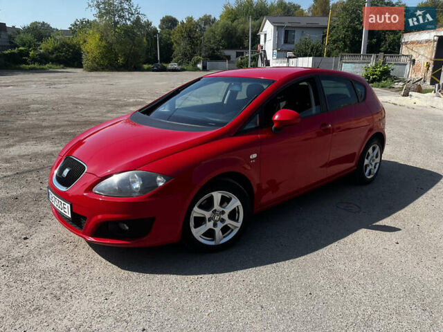 Червоний Сеат Leon, об'ємом двигуна 1.2 л та пробігом 189 тис. км за 5100 $, фото 1 на Automoto.ua