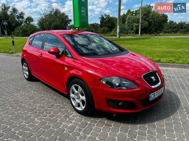 Червоний Сеат Leon, об'ємом двигуна 1.2 л та пробігом 188 тис. км за 5500 $, фото 1 на Automoto.ua