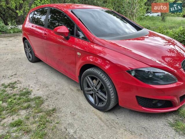 Красный Сеат Леон, объемом двигателя 1.4 л и пробегом 102 тыс. км за 7600 $, фото 1 на Automoto.ua