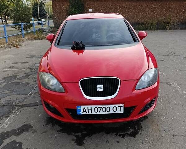 Красный Сеат Леон, объемом двигателя 1.39 л и пробегом 150 тыс. км за 7000 $, фото 1 на Automoto.ua