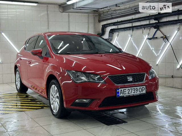 Червоний Сеат Leon, об'ємом двигуна 1.2 л та пробігом 61 тис. км за 13000 $, фото 1 на Automoto.ua