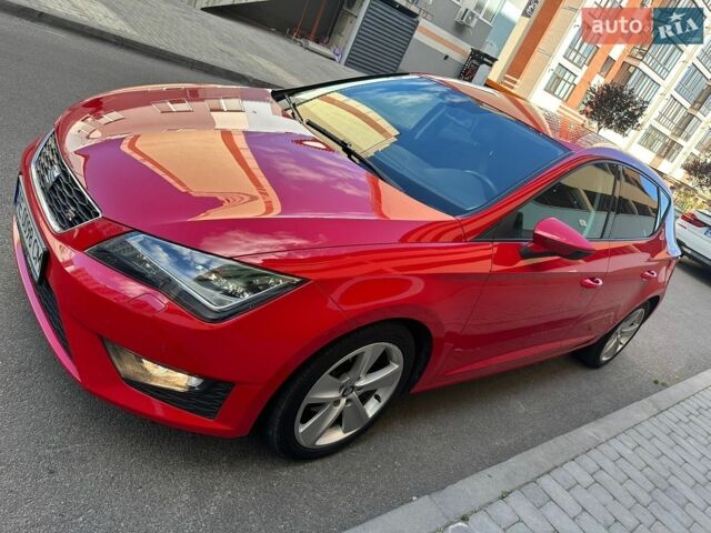 Красный Сеат Леон, объемом двигателя 1.97 л и пробегом 152 тыс. км за 12000 $, фото 1 на Automoto.ua