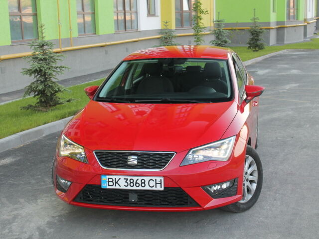 Червоний Сеат Leon, об'ємом двигуна 1.2 л та пробігом 34 тис. км за 12500 $, фото 1 на Automoto.ua