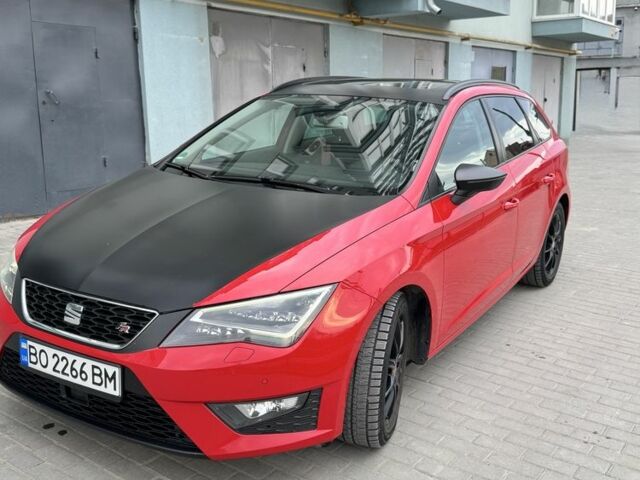 Красный Сеат Леон, объемом двигателя 2 л и пробегом 225 тыс. км за 12300 $, фото 1 на Automoto.ua