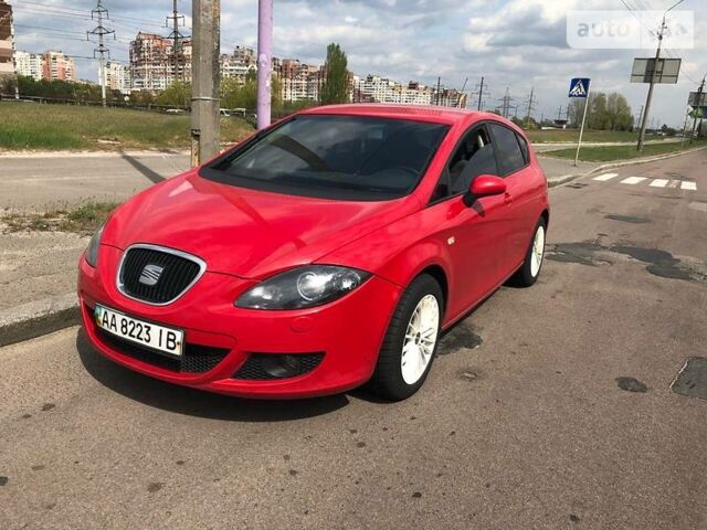 Червоний Сеат Leon, об'ємом двигуна 1.6 л та пробігом 120 тис. км за 6600 $, фото 1 на Automoto.ua