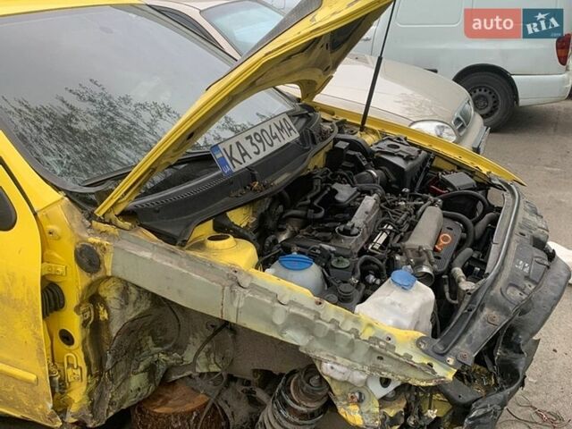 Желтый Сеат Леон, объемом двигателя 1.8 л и пробегом 330 тыс. км за 2800 $, фото 1 на Automoto.ua