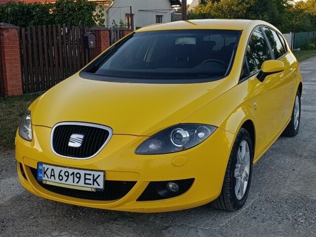 Жовтий Сеат Leon, об'ємом двигуна 2 л та пробігом 294 тис. км за 4454 $, фото 1 на Automoto.ua